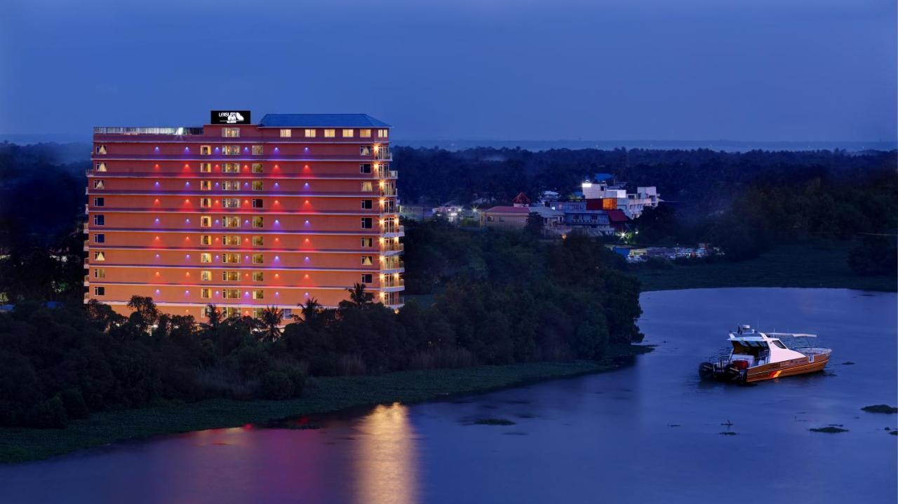 Jvk Park Hotel Kochi Exterior photo